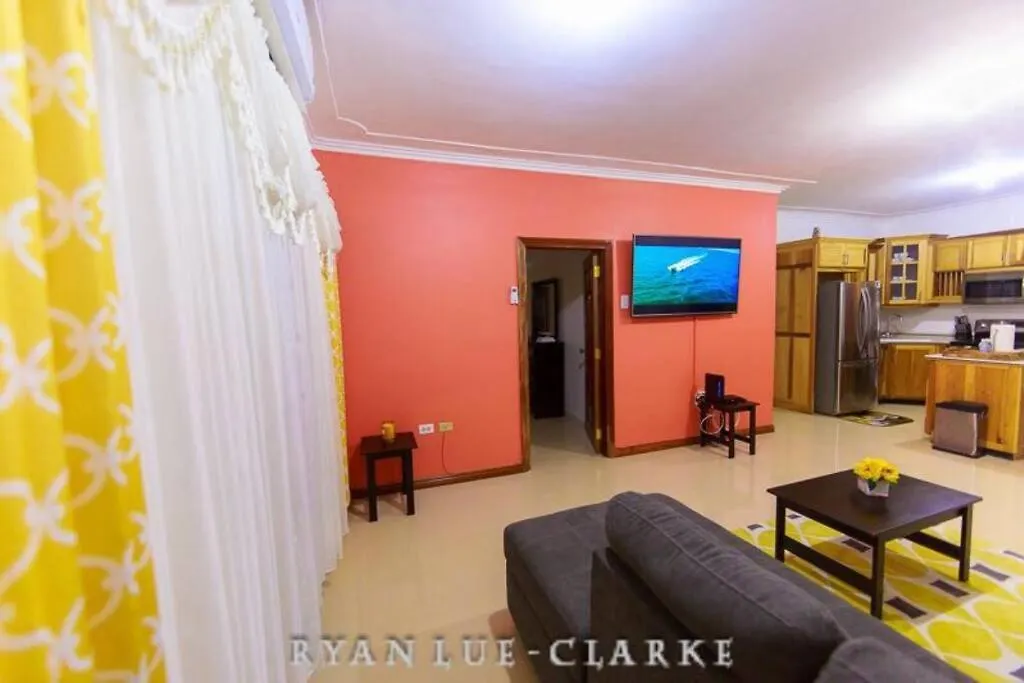 Apartment Shan'S Manor.... Excellent Location!!! Kingston