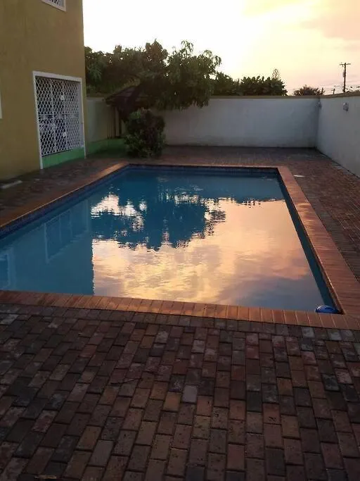 Apartment Shan'S Manor.... Excellent Location!!! Kingston